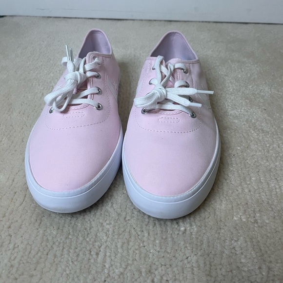 NWOT Converse pink shoes. Size 9. Never worn - Picture 2 of 7